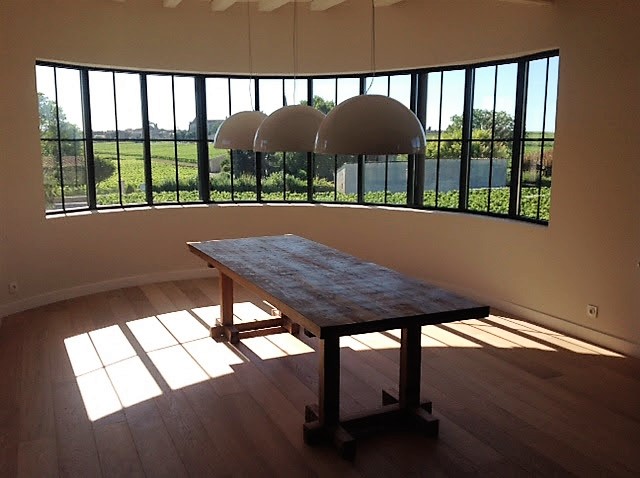 Mesa em madeira maciça 